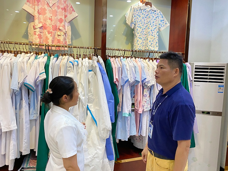 展示不同功能特点的医护面料